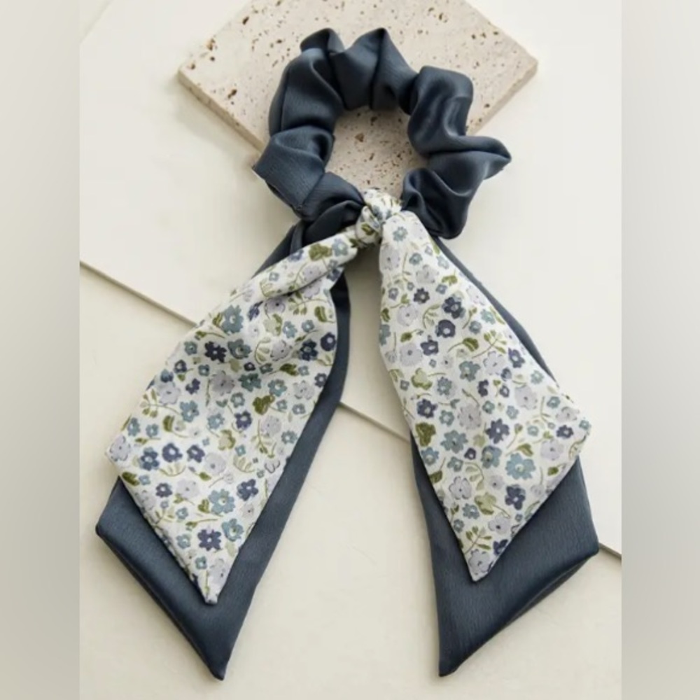 Retro bohemian floral scrunchie